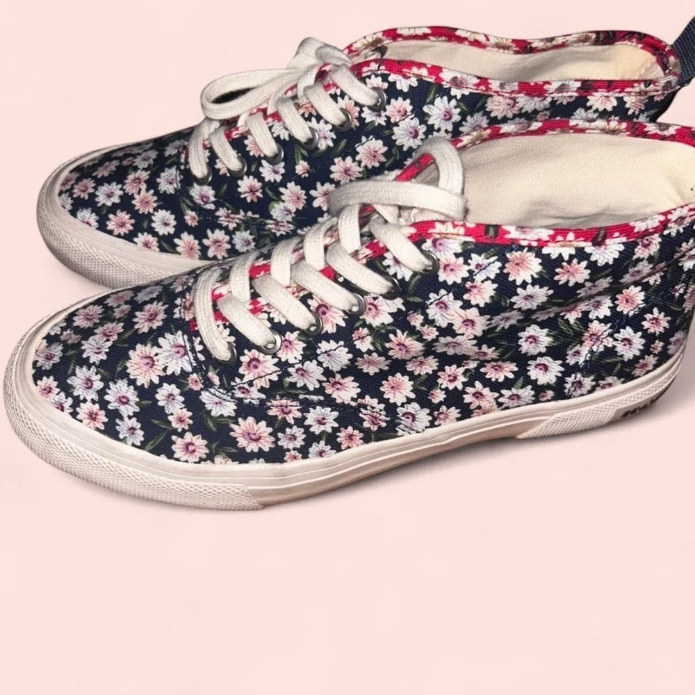 SeaVees stylish floral